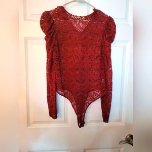 Biāshe lace bodysuit (L)